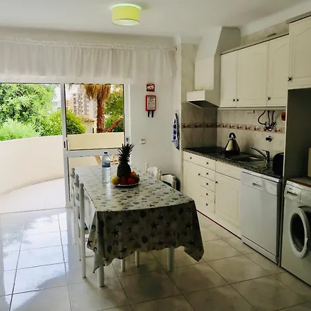 Paraiso De アパート